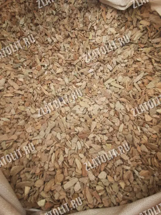 каменная крошка из жёлтого златолита для ландшафта в наличии от производителя